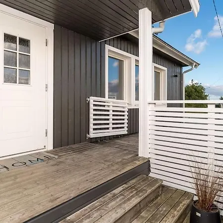 Modern Family House Near Pulpit Rock Tau