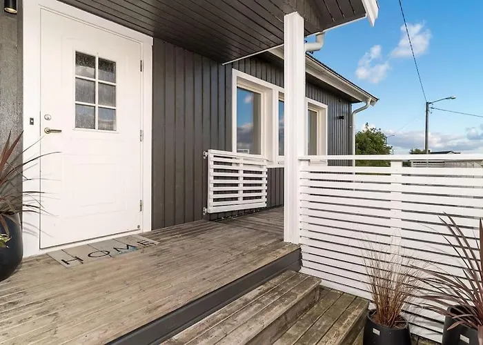 Modern Family House Near Pulpit Rock Tau