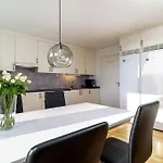 Modern Family House Near Pulpit Rock Дом отдыха *