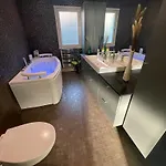 Modern Family House Near Pulpit Rock Дом отдыха *